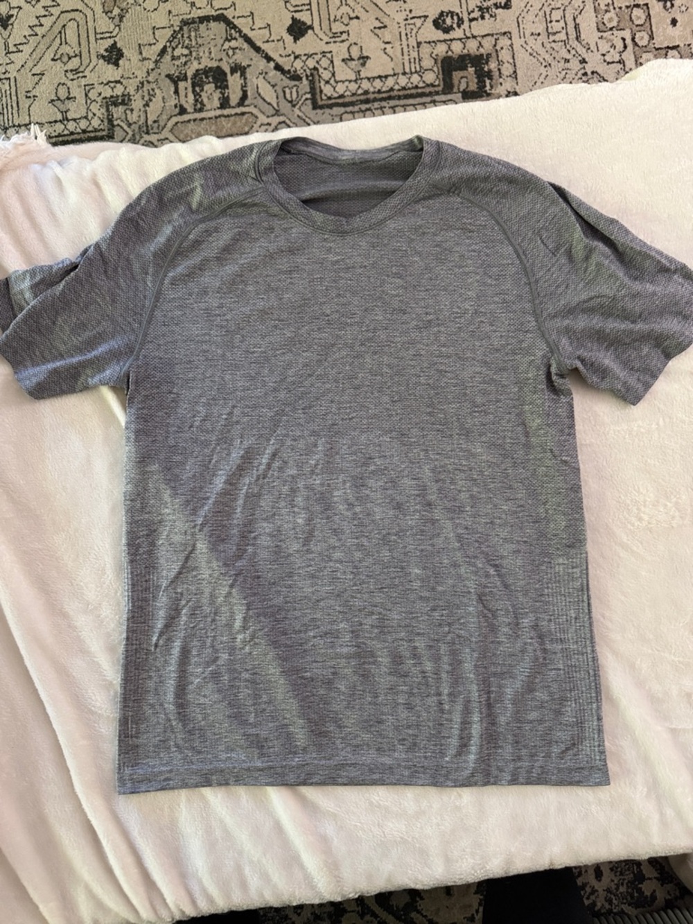 LULULEMON METAL VENT TECH SS 2.0  size medium, gray